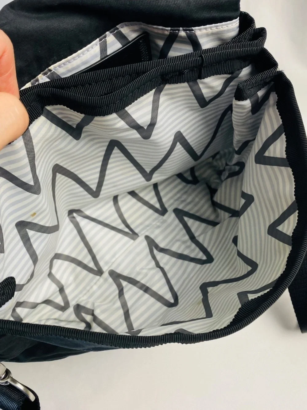 Lululemon Party Om Bag Crossbody in Black